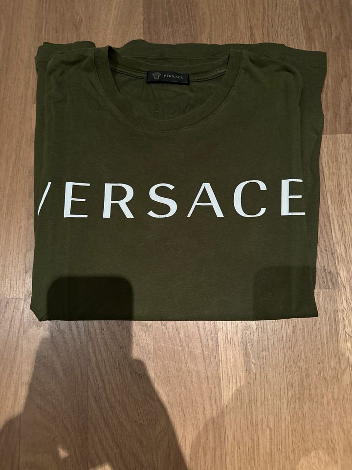 Versace T-Shirt dunkelgrün Größe S 175 in Heusenstamm