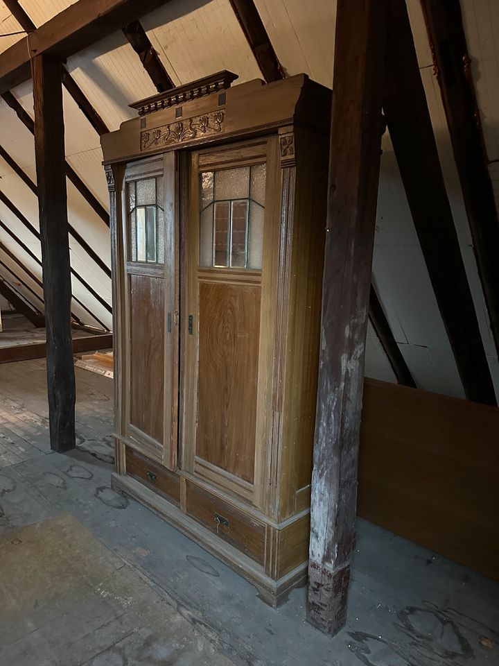 Antiquität / Jugendstil Historismus Schrank Garderobe in Spenge