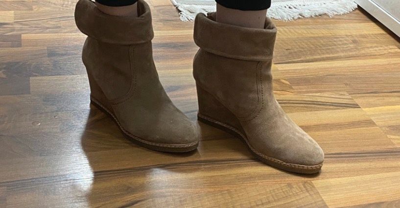 Gefütterte Hellbraune Stiefel mit Absatz in Budenheim