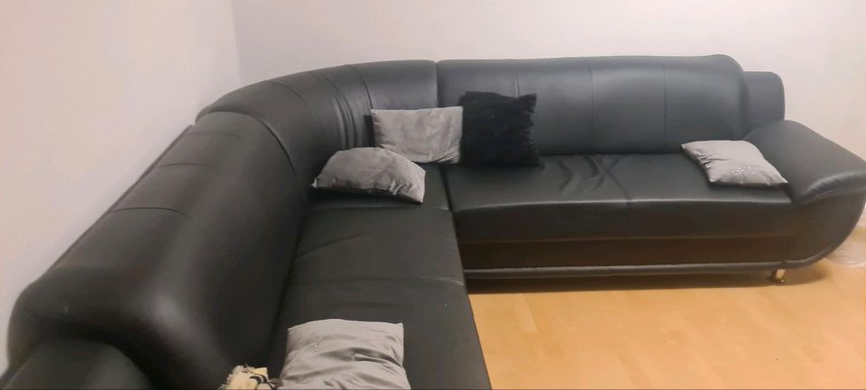 Couch schwarz in Reiskirchen