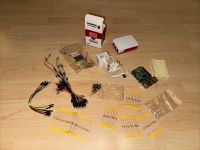 Set Raspberry Pi 4 B mit 4GB plus Brett Kabel Taster Widerstand Nordrhein-Westfalen - Dormagen Vorschau