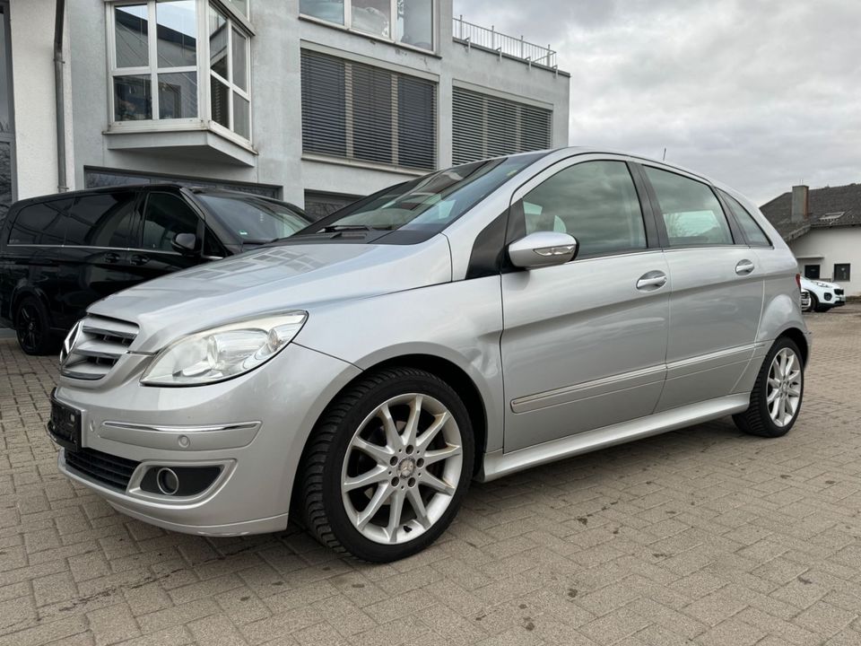 Mercedes-Benz B 170 TÜV NEU/Klima/Sitzheizung/Teilleder/17" in Lahr (Schwarzwald)