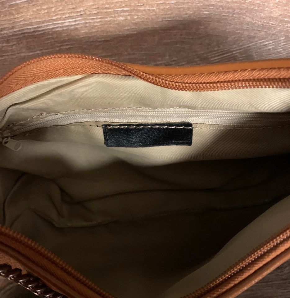 Hochwertige Crossbody Bag echt Leder / Umhängetasche/ Handtasche in Schloß Holte-Stukenbrock