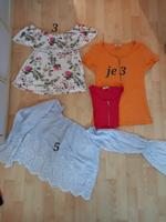 Mädchen Damen T shirt Bluse S M L Blumen weiß blau Sachsen - Callenberg b Hohenstein-Ernstthal Vorschau