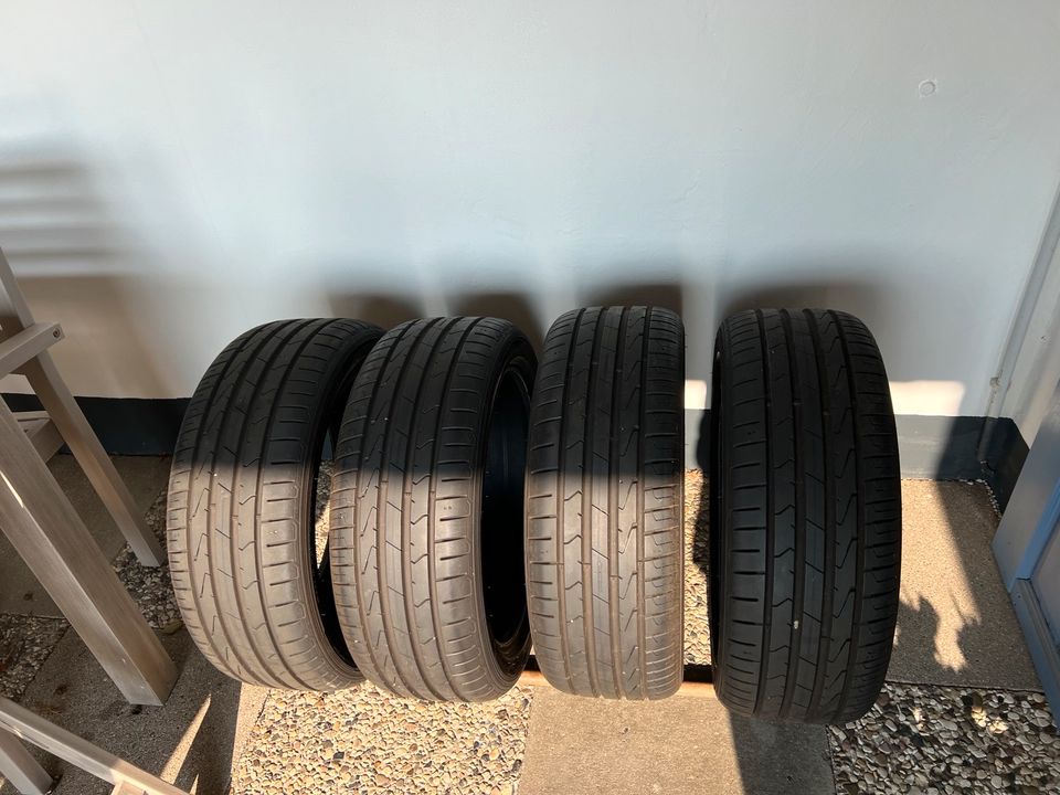 4x Hancook Sommerreifen 215/45 R18 3000 km gefahren in Hamburg