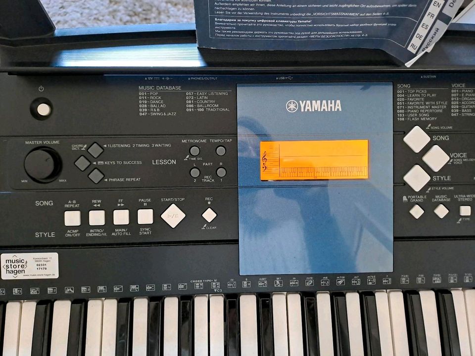 Keyboard Digital YAMAHA PSR-E333 YPT-330 in Wetter (Ruhr)