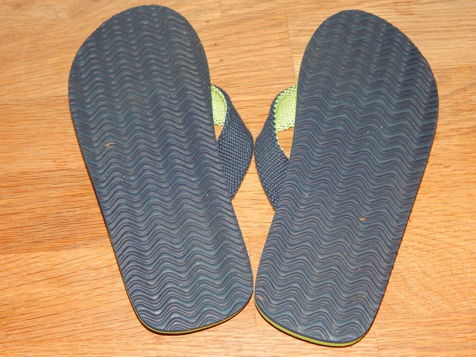 DooDogs FlipFlops Gr. 33 mintgrün blau  Zehentreter Badelatschen in Schneverdingen