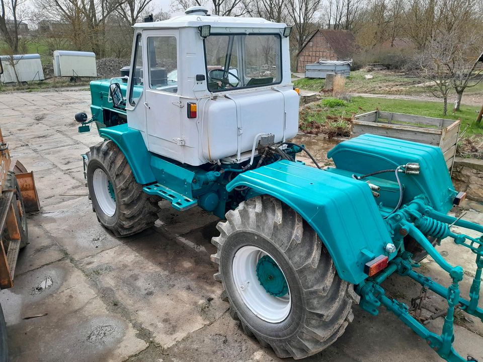 Traktor T150k  Schlepper, kein K700 Fortschritt , Oldtimer in Helbedündorf