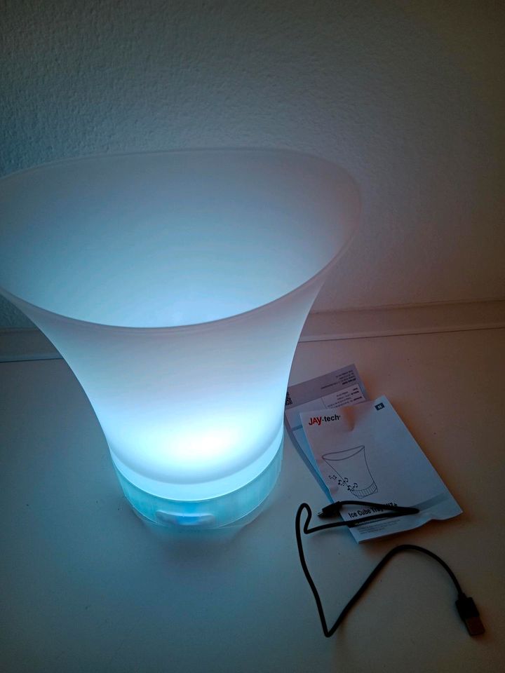 Jay-Tech Ice Cube TrayDN7 Kühler LED-Licht Bluetooth-Lautsprecher in Margetshöchheim