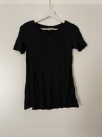 H&M t-Shirt schwarz mit Schlitzen XS Nordrhein-Westfalen - Geseke Vorschau
