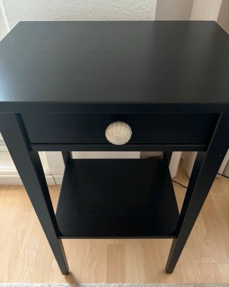 Ikea Nachttisch Ablagentisch Serie HEMNES in Sagard