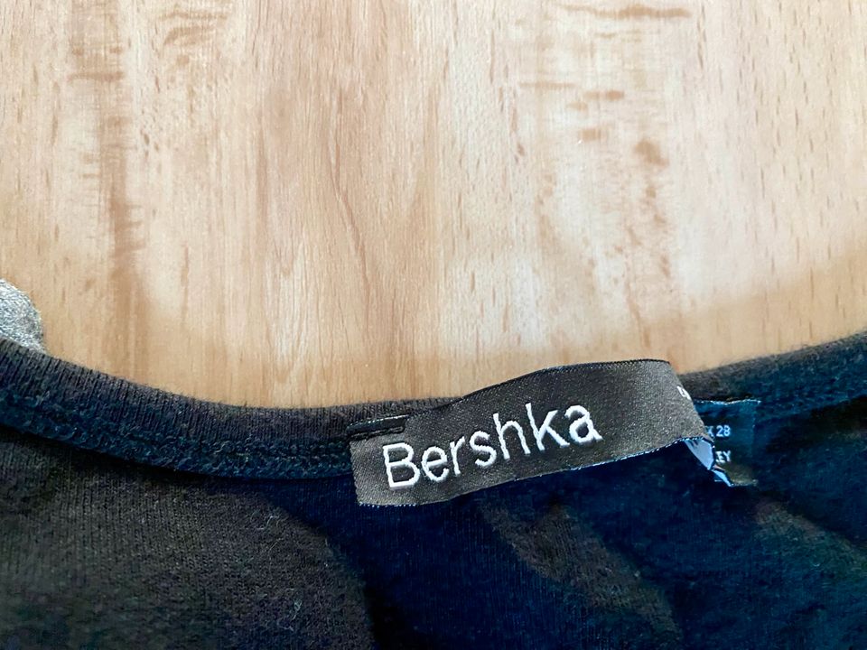 Pullover Only Bershka M 38 in Röthenbach