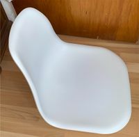 Eames Chair Replika Sitzschale weiß Stuhl  Möbel München - Au-Haidhausen Vorschau