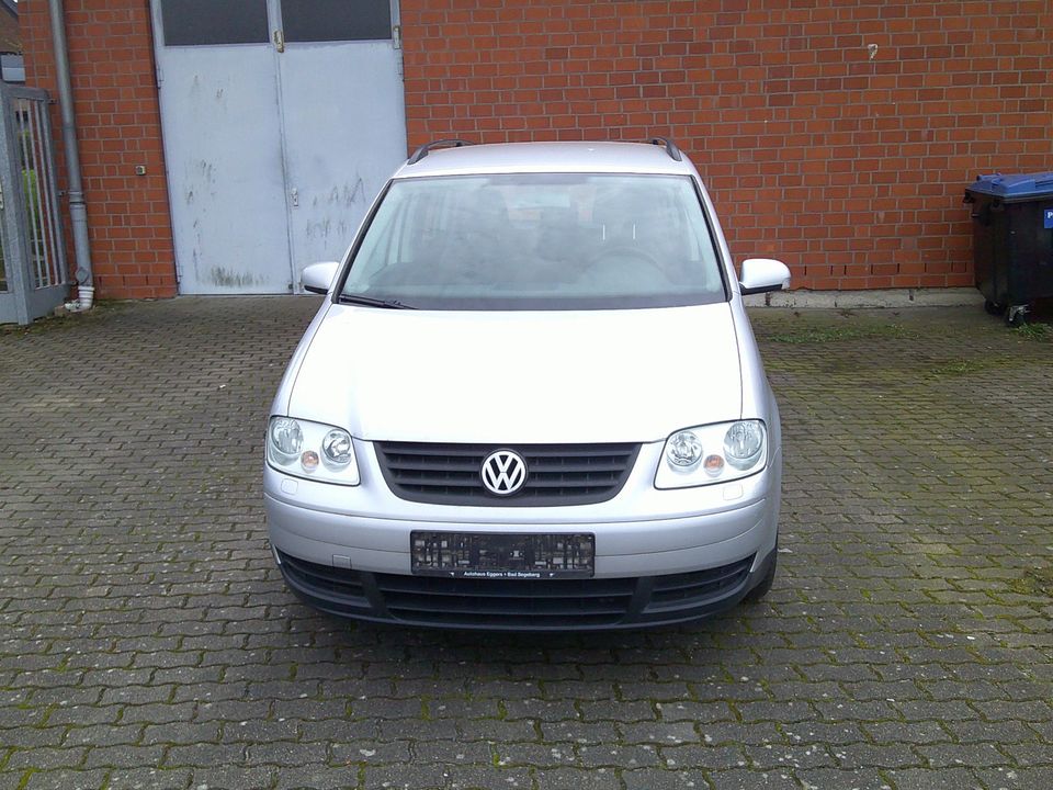 VW Touran, silber,  EZ 2005, 1,6 Benziner TÜV März 2025, Klima in Lübeck