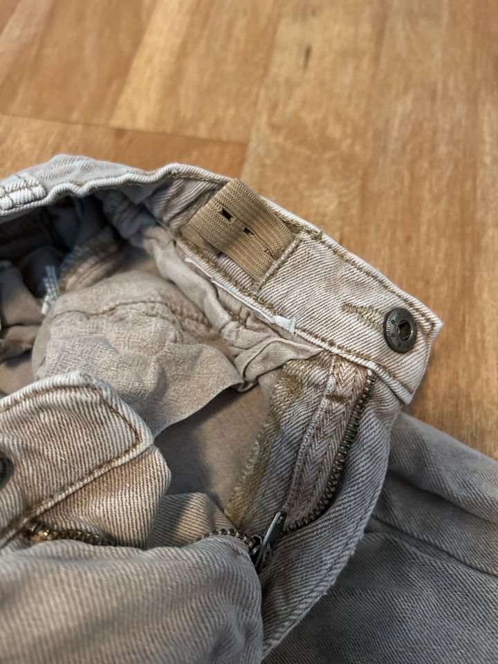 Zara Jeans beige Chino 116 in Essen-Margarethenhöhe