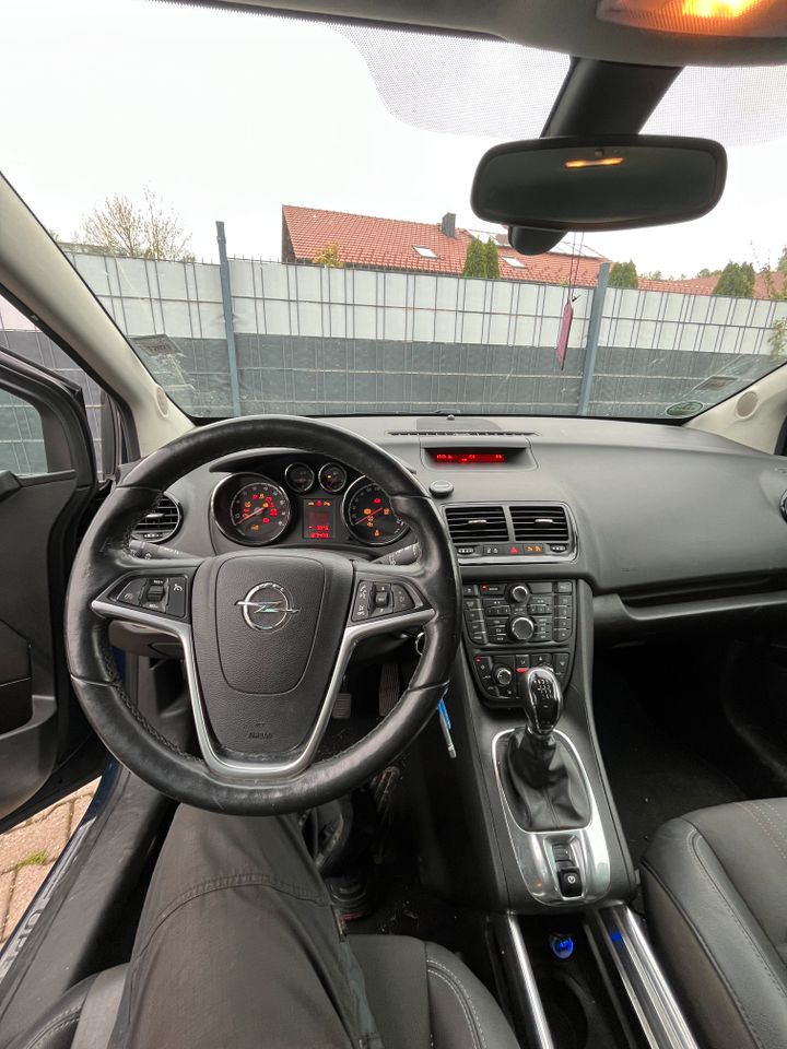 Opel Meriva B 1.4 Handschaltgetriebe mit 120 PS 150 Adam Edition in Mietraching