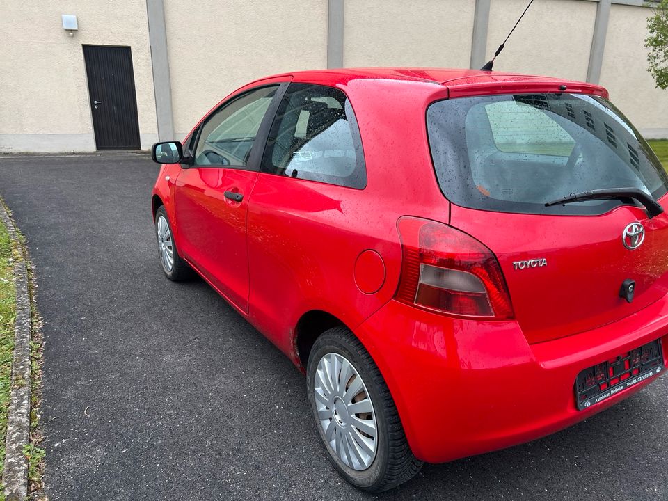 Toyota yaris 1.0 in Mosbach