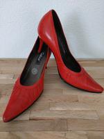 Geboren Damen Pumps High Heels Gr.37,5 rot Echtleder Sachsen - Auerbach (Vogtland) Vorschau