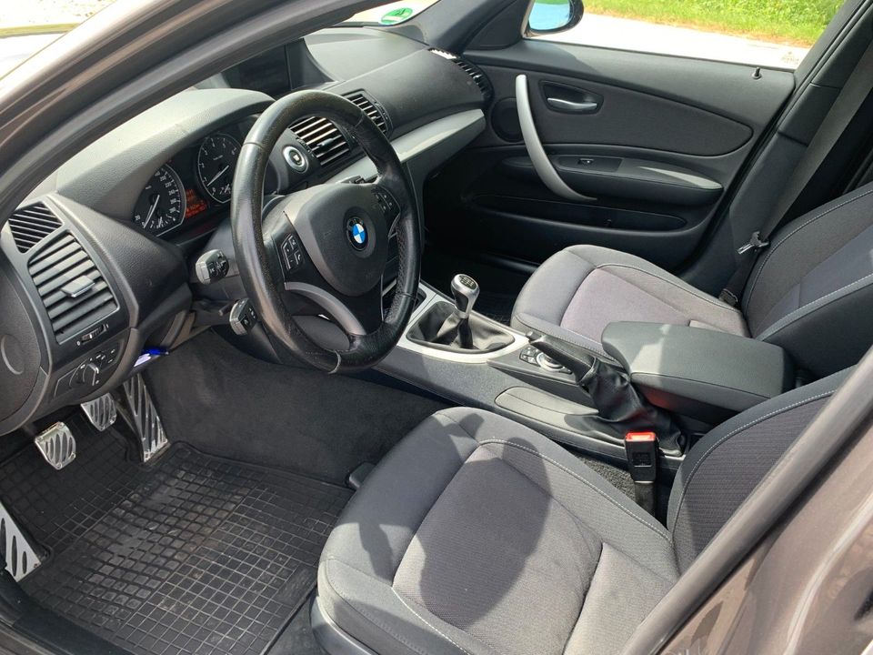 BMW 130i - in Büren