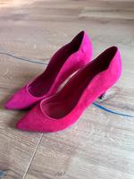 Wildleder Pumps / rot / Gr. 39 Berlin - Köpenick Vorschau