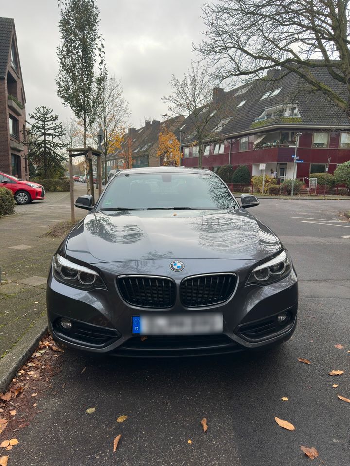 BMW 218d Coupe Sport Line BJ. 2019 - 137k KM in Düsseldorf