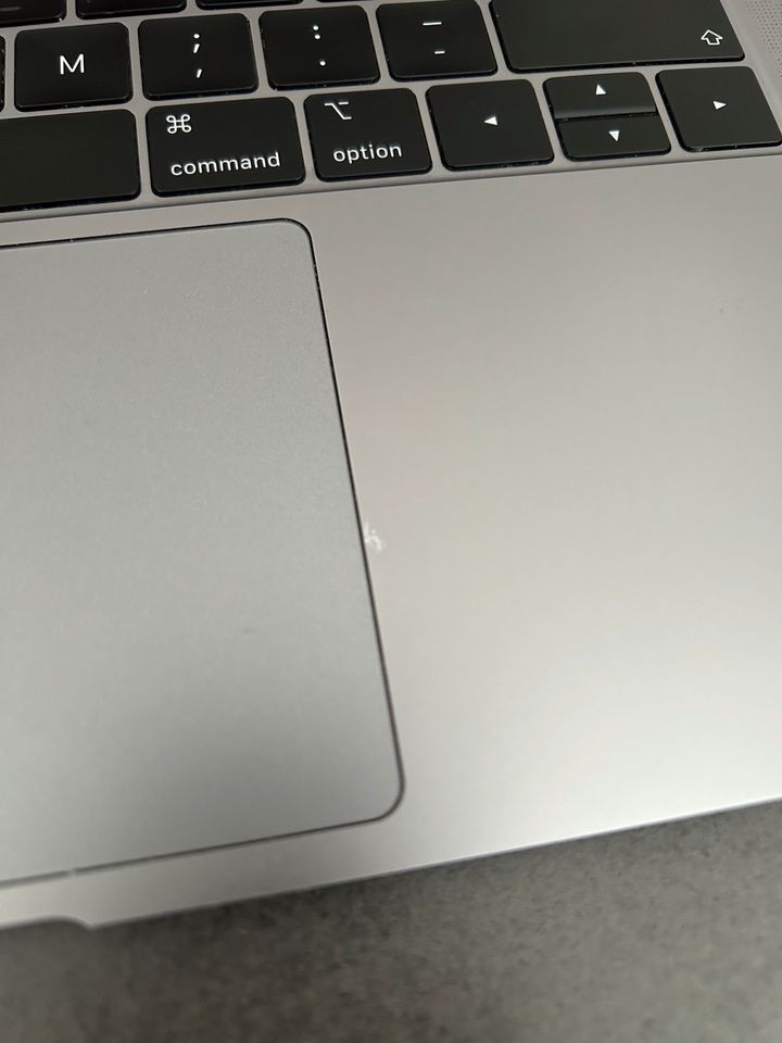 Apple MacBook Air 13 2019 - 13,3“ 128 GB 8 GB RAM in Mannheim