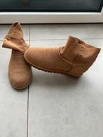 UGG Stiefel Stiefeletten Sommer Gr. 40 Niedersachsen - Seevetal Vorschau