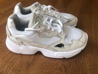 Adidas Schuhe Sneaker weiß UK 6 Größe 39 (38) Nordrhein-Westfalen - Stadtlohn Vorschau