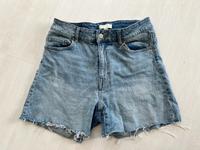 Jeansshorts Shorts H&M Sommershorts Gr. 40 H&M Hessen - Stadtallendorf Vorschau