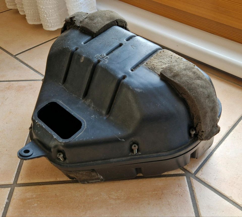 Yamaha yzf750r Airbox in Alfter