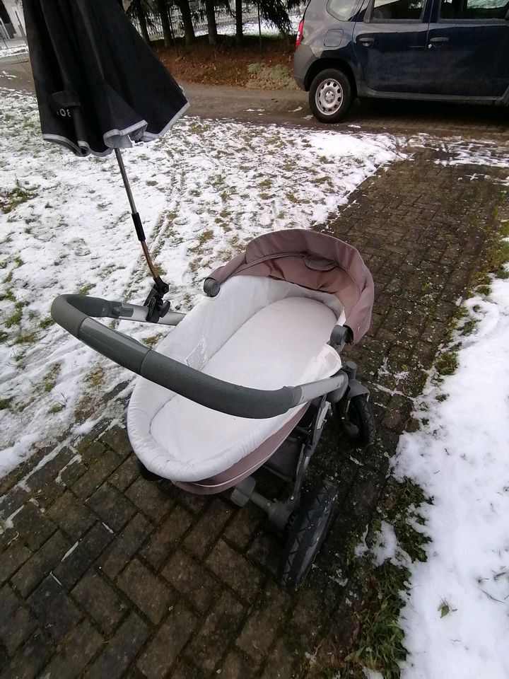 Kinderwagen inkl. Autoschale in Osterburg