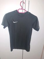 Nike Sportshirt gr.146/158 Dry Fit Tshirt Hannover - Herrenhausen-Stöcken Vorschau