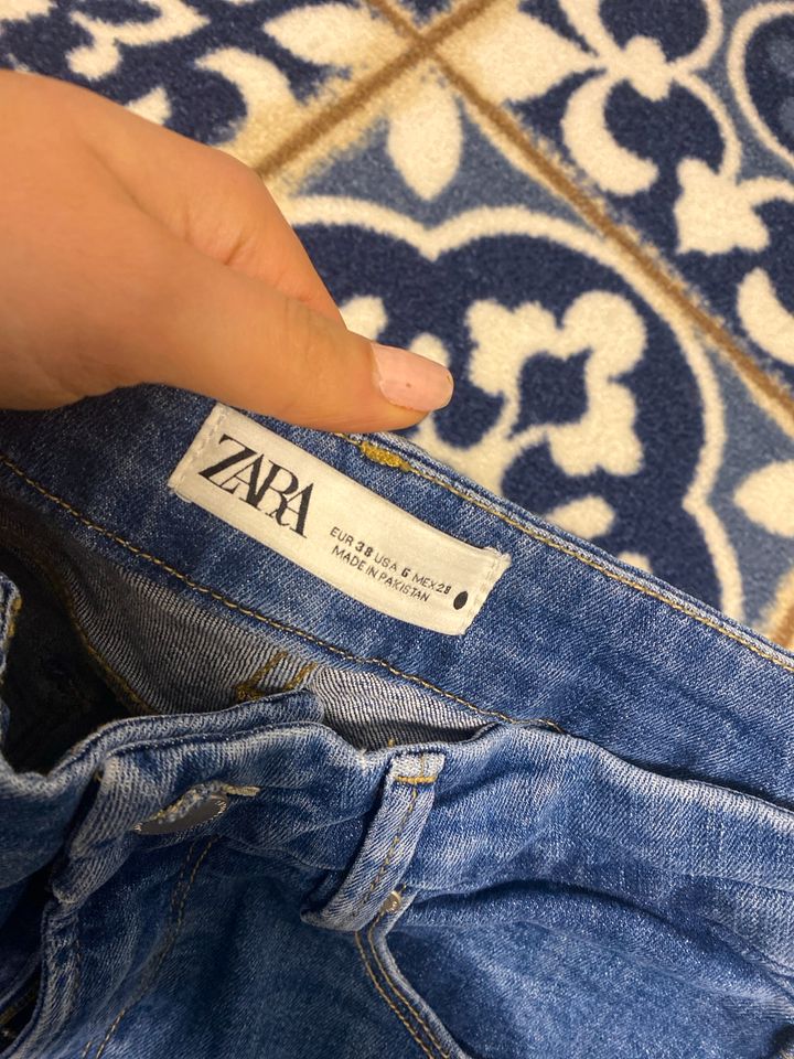 Guess & Zara Jeans Hosen in Göttingen