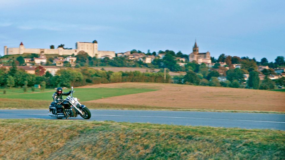 Motorradtransport Frankreich, Österreich Motorradurlaub Sprinter in Kamp-Lintfort