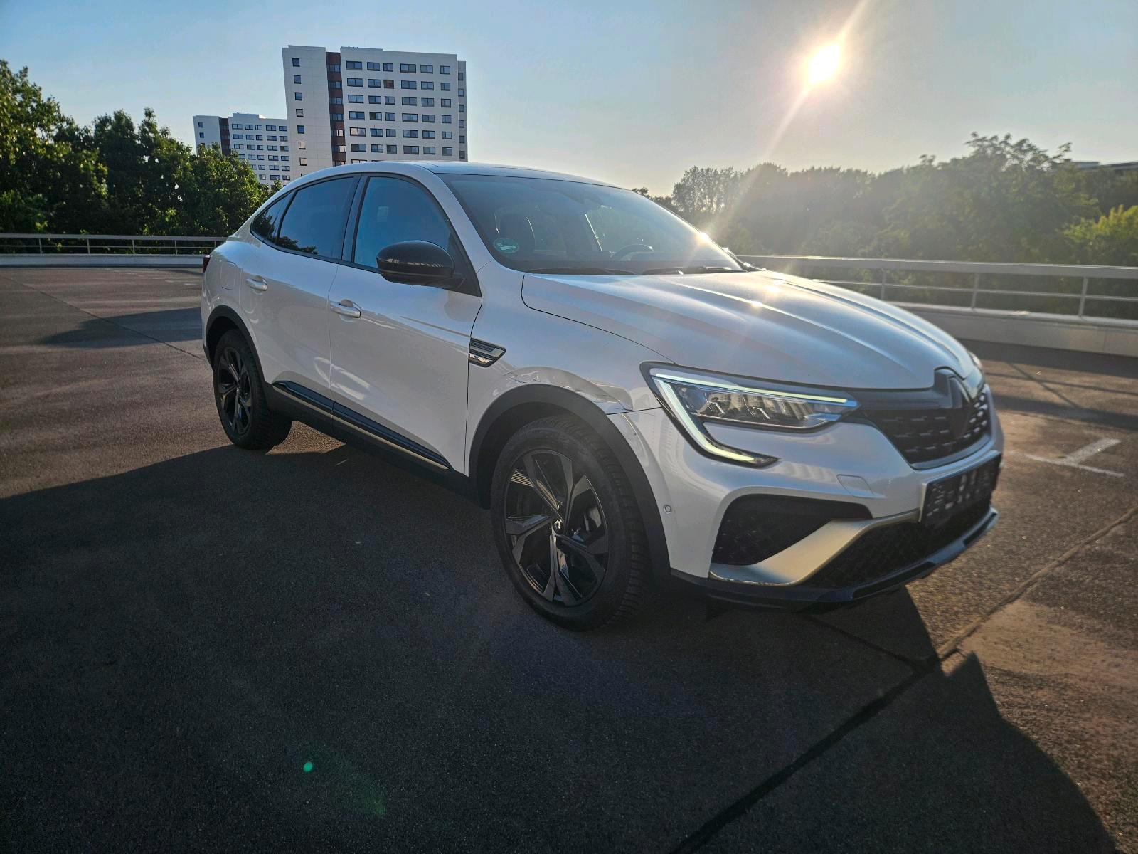 Abbildung des Autos Renault Arkana Hybrid RS…
