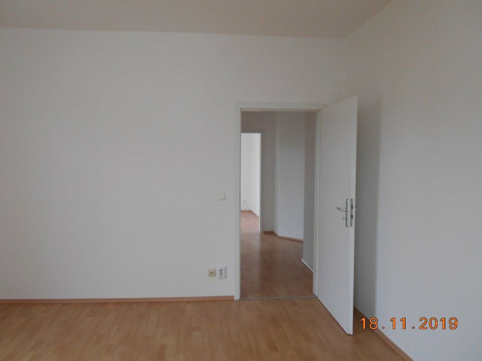 Zu verkaufen! 4-Raum Eigentumswohnung mit PKW Stellplatz in Plauen ab mtl. 329,40 EUR Rate! in Plauen