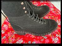 Chanel Tweed Stiefel Stiefeletten 40 Kette Compact Sachsen-Anhalt - Magdeburg Vorschau