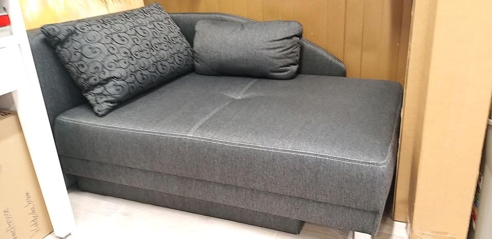 NEU, Gästesofa, Gästeliege, Schlafsofa mit klappbaren  Kopfteil in Potsdam