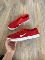Rote Nike Sneaker 9.5 43 Sportschuhe Nordrhein-Westfalen - Tönisvorst Vorschau