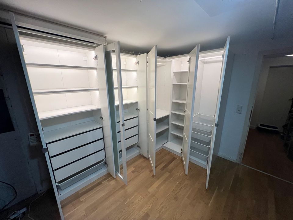 IKEA PAX Schrank Ab und Aufbau Service - Möbel Montage - PAX Umzug - Schrank Montage - Montage Service - Lampen installieren - Möbelmontage in Hamburg