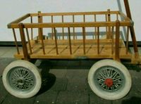 Bollerwagen Holz Kinder Spielzeug Handmade Handwagen Leiterwagen Nordrhein-Westfalen - Beverungen Vorschau