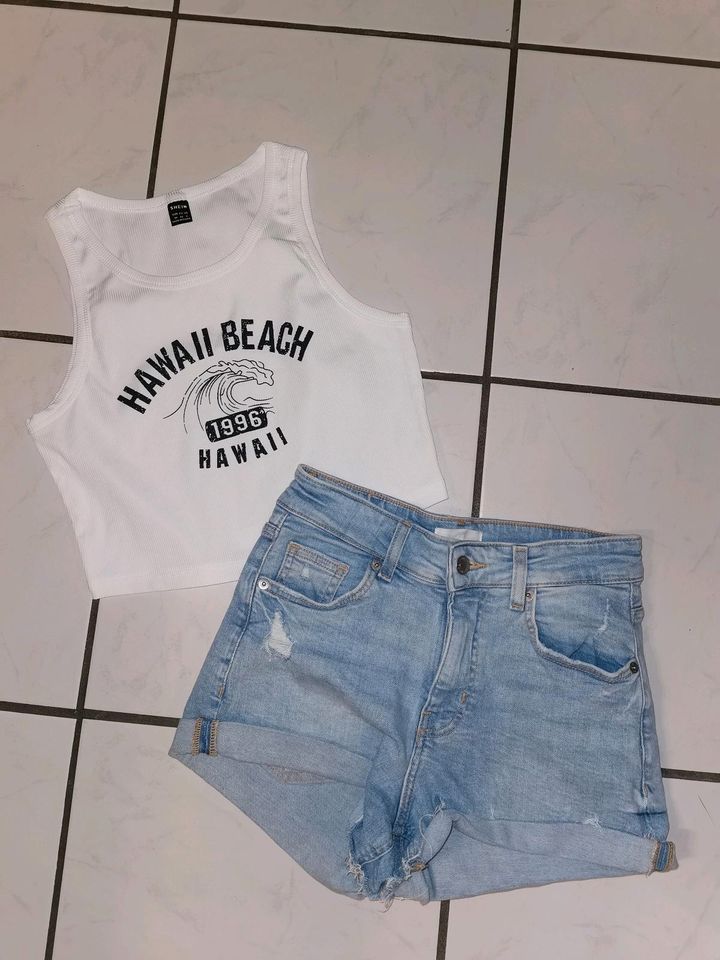 SET JEANS SHORTS H&M UND TOP GR 36 in Elsdorf