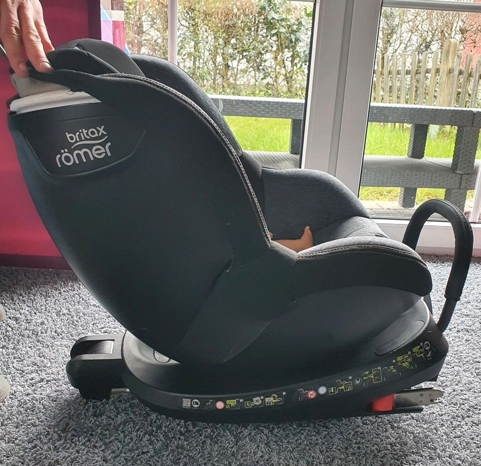 360° drehbar - Britax Römer Dualfix 2R, Marble Blue in Löhne