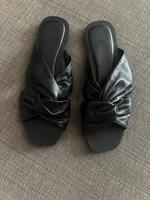 Leder Pantoletten Sandalen H&M Premium Düsseldorf - Friedrichstadt Vorschau