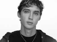 1x Ticket für Troye Sivan 12.06. in Hamburg (Sporthalle) Eimsbüttel - Hamburg Eimsbüttel (Stadtteil) Vorschau