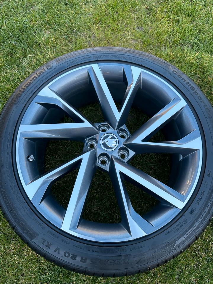 Skoda Vega Felgen 20 Zoll (235/45R20) ContiSport Contact in Rostock