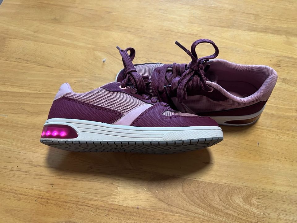 Blink Schuhe 33 Sneaker Mädchen in Brandenburg - Cottbus | Gebrauchte  Kinderschuhe Größe 33 kaufen | eBay Kleinanzeigen ist jetzt Kleinanzeigen