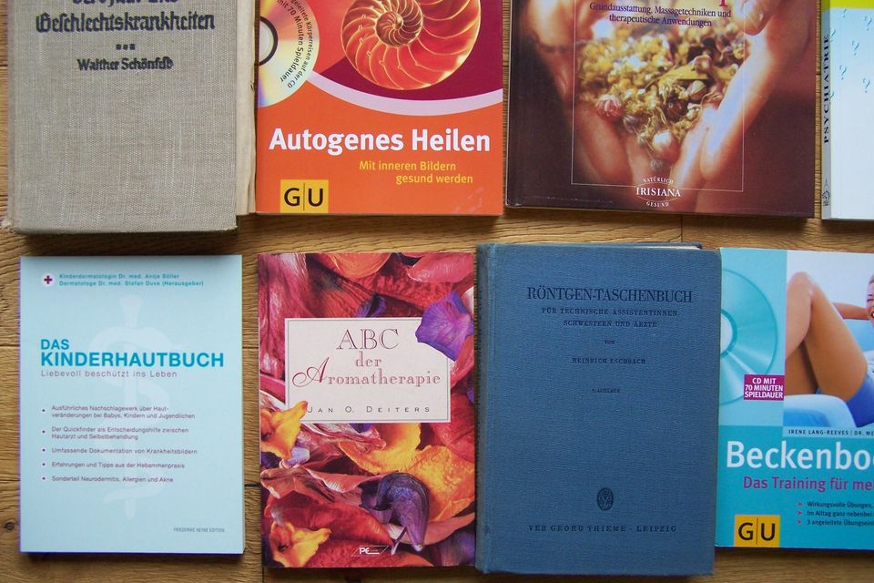 35 Bücher MEDIZIN Haut- Geschlechts- K. Chirurgie Natur Gerichts in Berlin