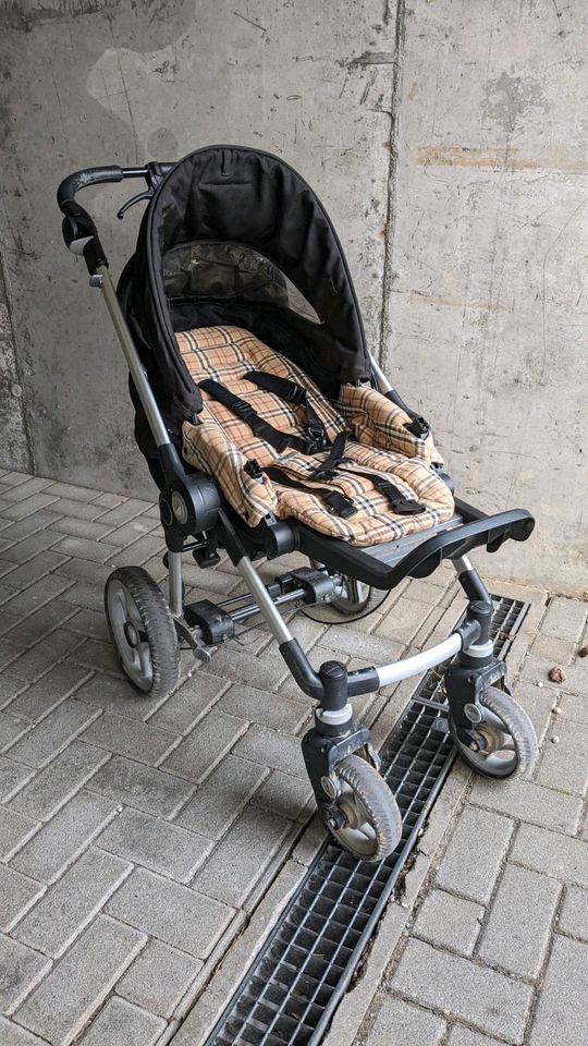 Einen Teutonia Kinderwagen 3 in 1 in Gottmadingen