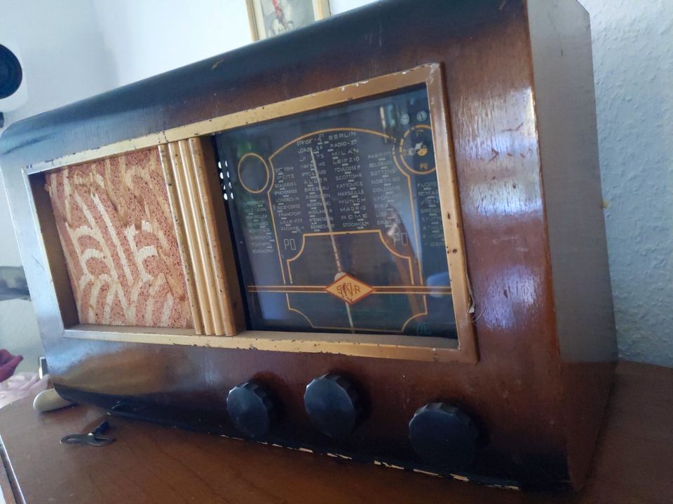 Antikes Radio SNR - kleines Röhrenradio 40er Jahre- Dachbodenfund in Siegen